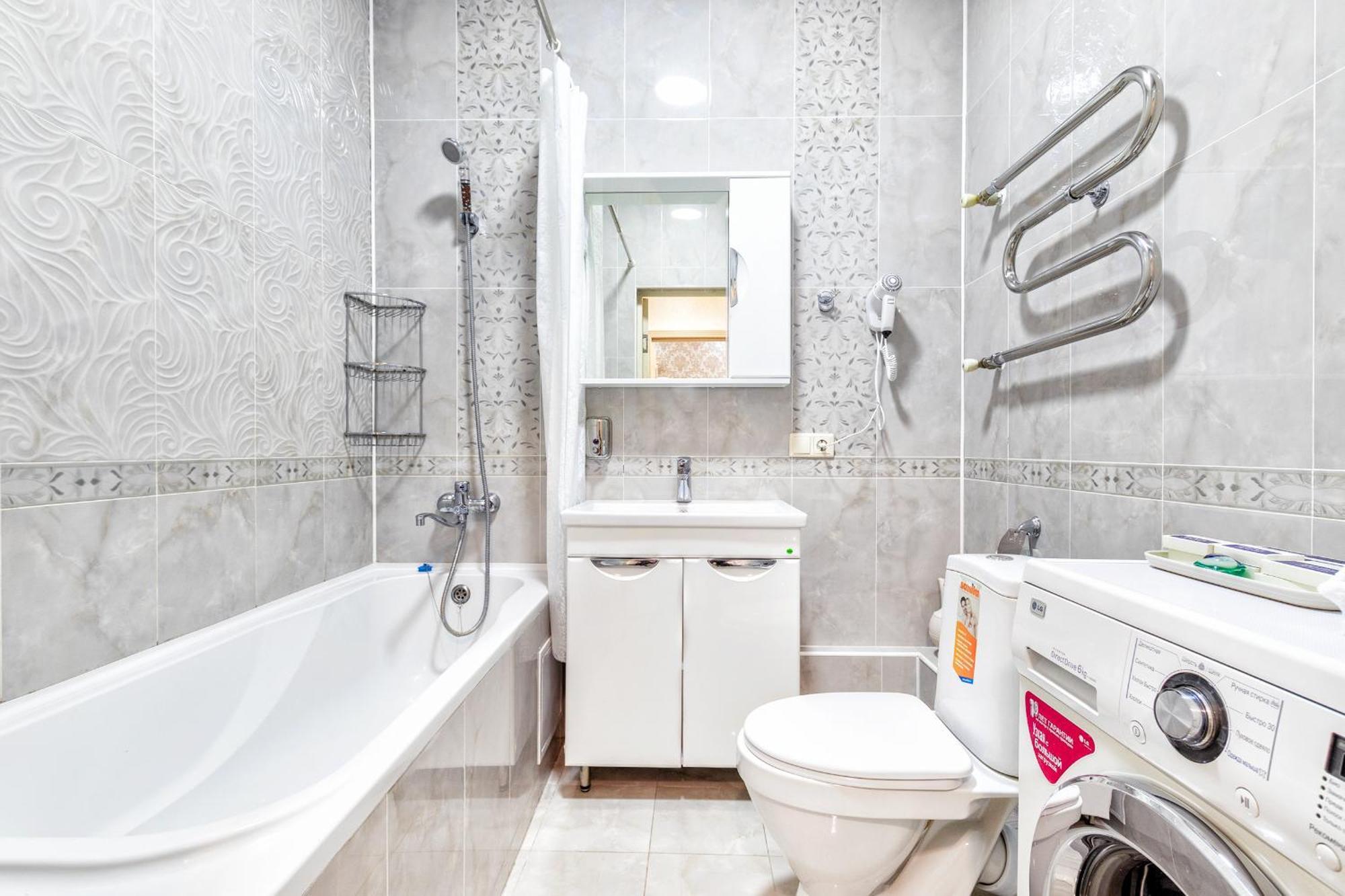 возле экспо Apartment *