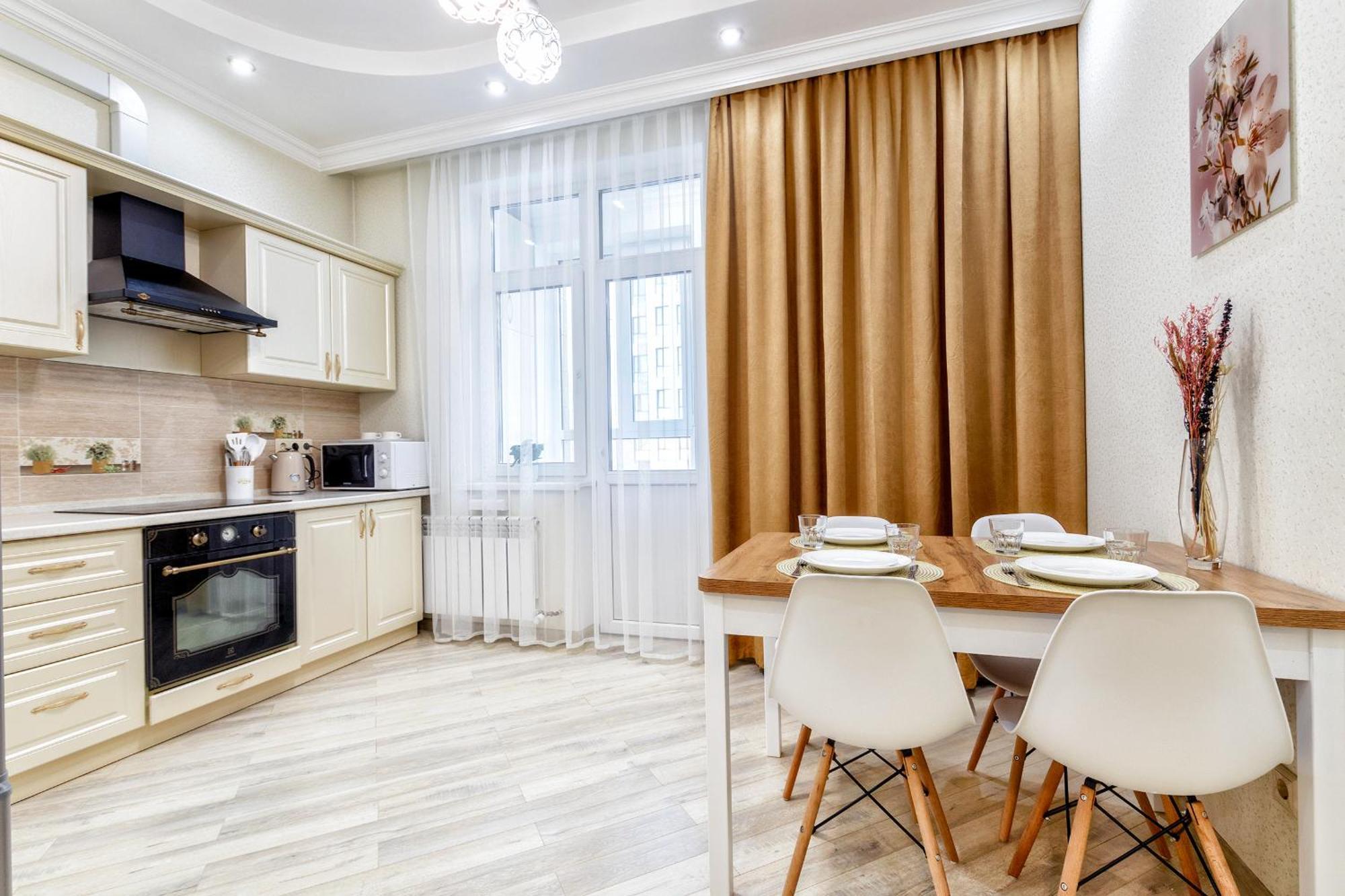 возле экспо Apartment