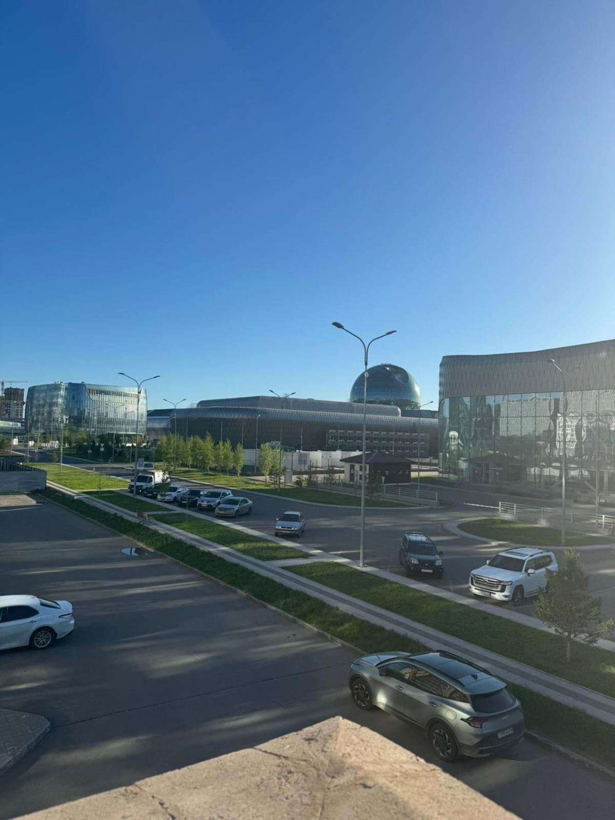 возле экспо * Nur-Sultan (Astana)