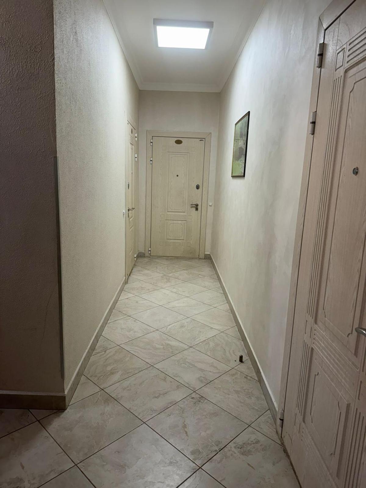 возле экспо Apartment Nur-Sultan (Astana)